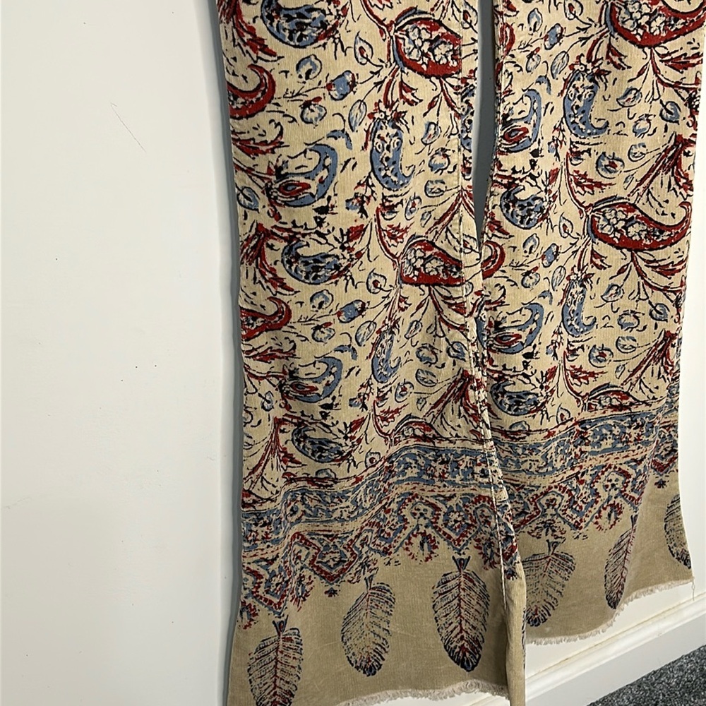 FREE PEOPLE New Delhi Border Paisley Print Flare Corduroy Jeans Size 28 - Picture 16 of 16